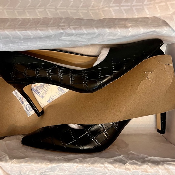 Marc Fisher LTD Genni Croc-Embossed Pointed-Toe Pumps new in box size 6.5M - Picture 10 of 11